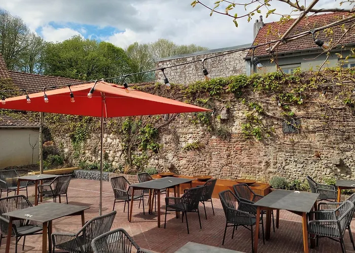 Logis Hotel & Restaurant - Les Hauts De Montreuil