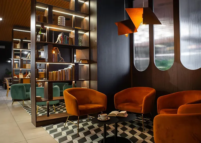 Gold Hotel