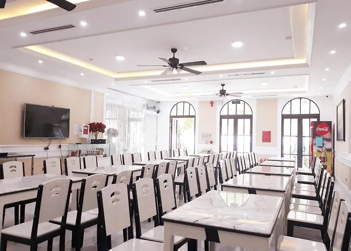 Bài Thơ Mountain Hotel