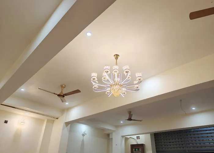 Hotel Shree Radhe & Banquet