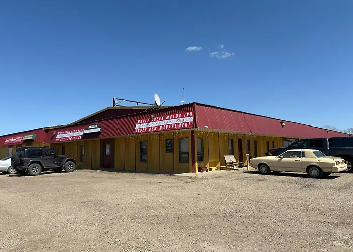 Maple Creek Motor Inn