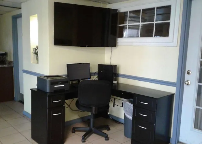 Days Inn By Wyndham Alexandria South