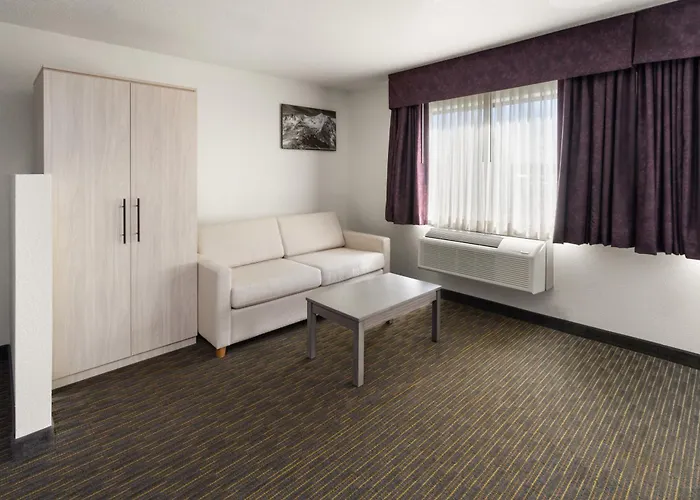 Sylo Hotel Denver Airport, A Ramada By Wyndham