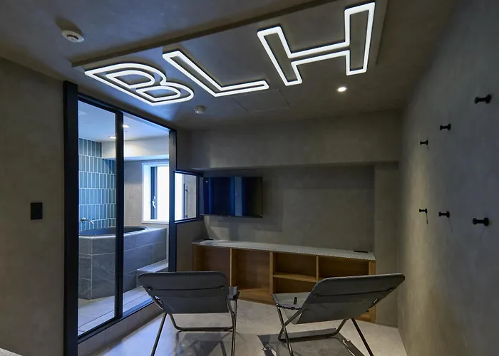 Base Layer Hotel Nagoya Nishiki