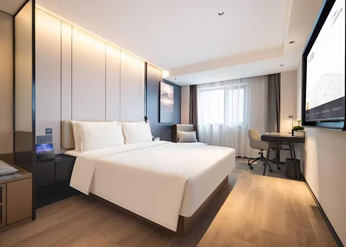 Atour Hotel Dalian Donggang Business District Harbor Plaza