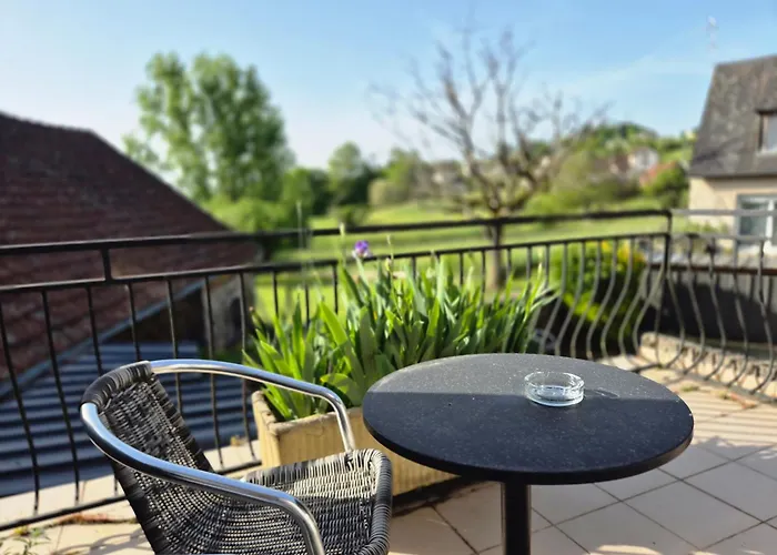 Logis Hotel Restaurant L'Oustal