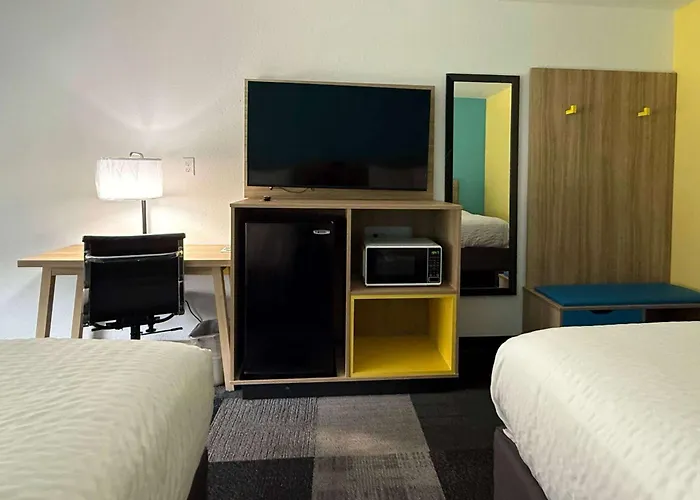 Days Inn By Wyndham Eglin Afb Niceville