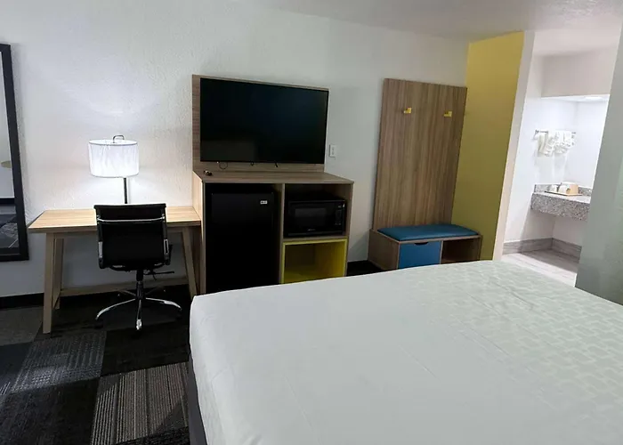 Days Inn By Wyndham Eglin Afb Niceville