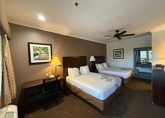 Days Inn By Wyndham Navasota
