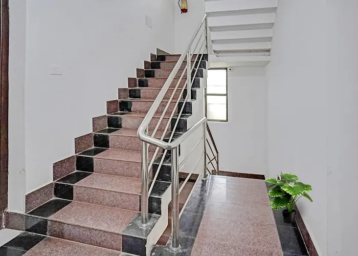 Hotel O Rabi Niwas