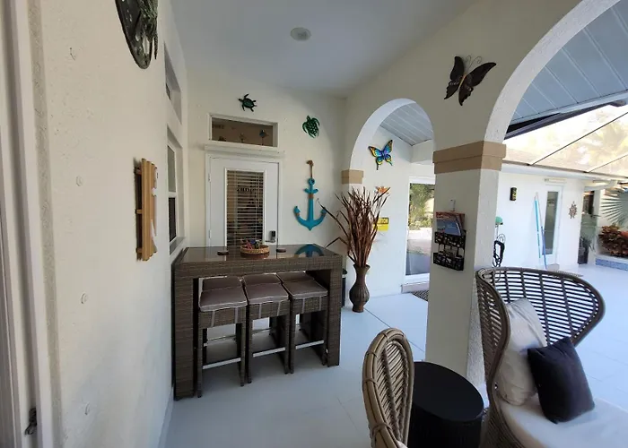2 Private Cabanas With A Private Pool And Outdoor Kitchen
