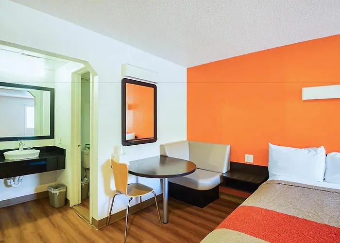 Economy Hotel Kansas City