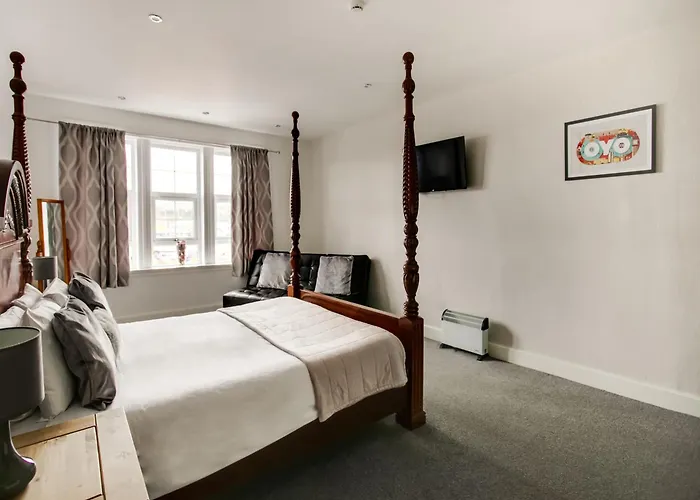 Oyo Gin House Hotel