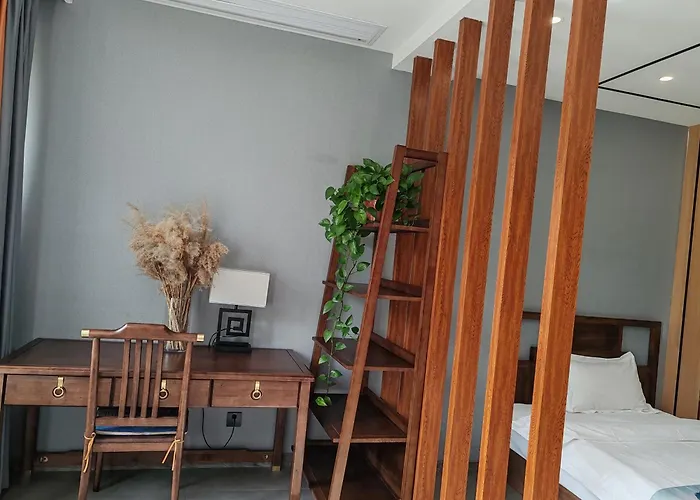 Qichi Waterfront B&B Hotel