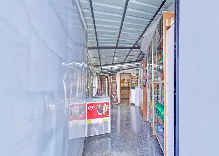Super Collection O Mall Road Shimla Formerly Radhey Shyam