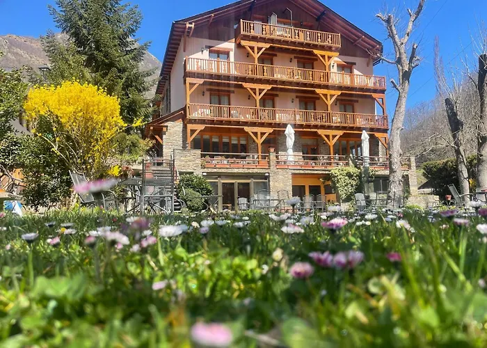 Hotel Estanys Blaus Tavascán