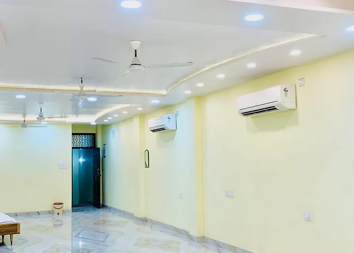 Shri Ji Hotel