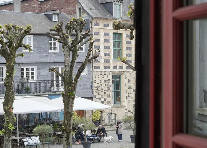 L'Absinthe Hotel