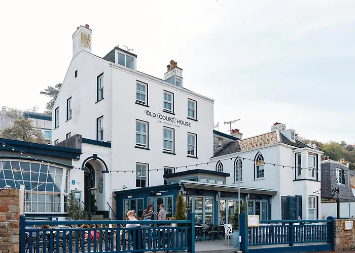 Old Court House Inn