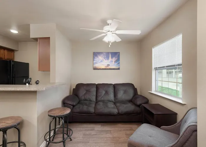 Eagle'S Den Suites Andrews A Travelodge By Wyndham