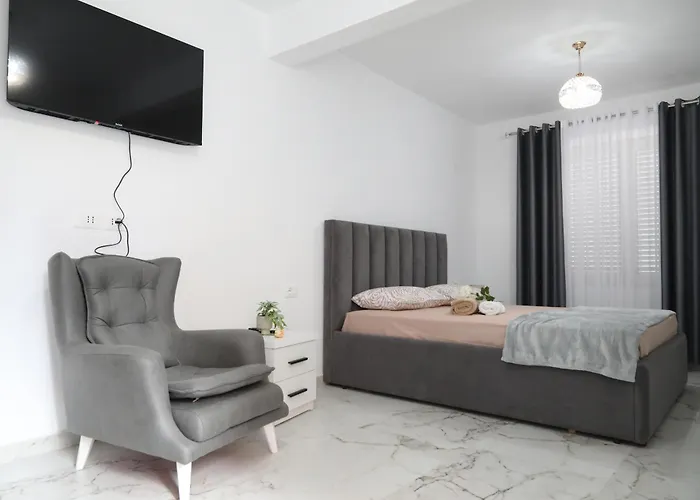Rozafa Guest Room Center