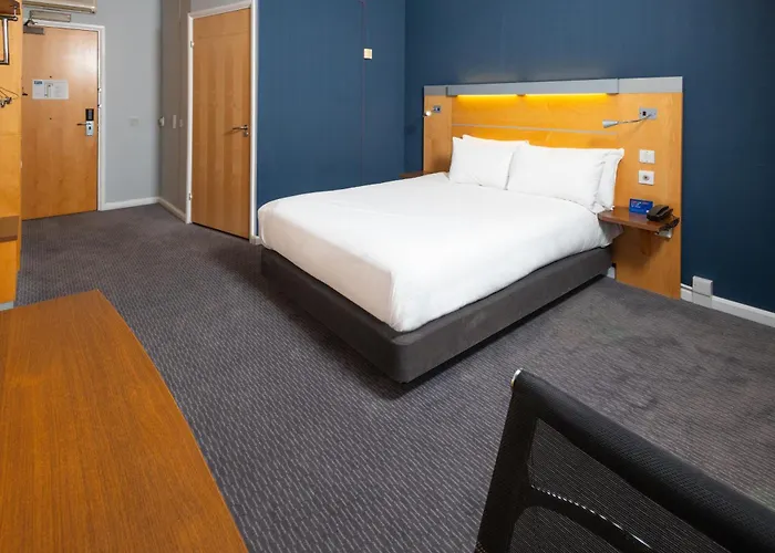 Holiday Inn Express Bedford By Ihg