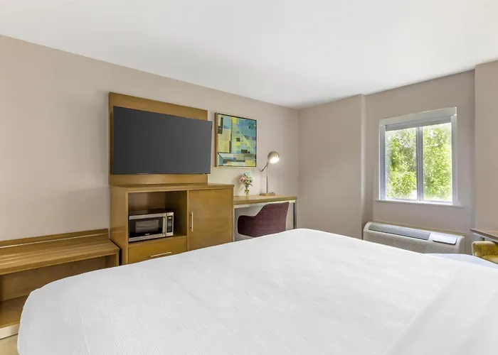 Best Western Plus Raleigh Crabtree Valley Hotel