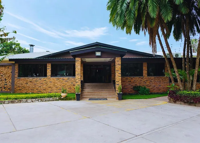 Casa Mia Lodge & Restaurant