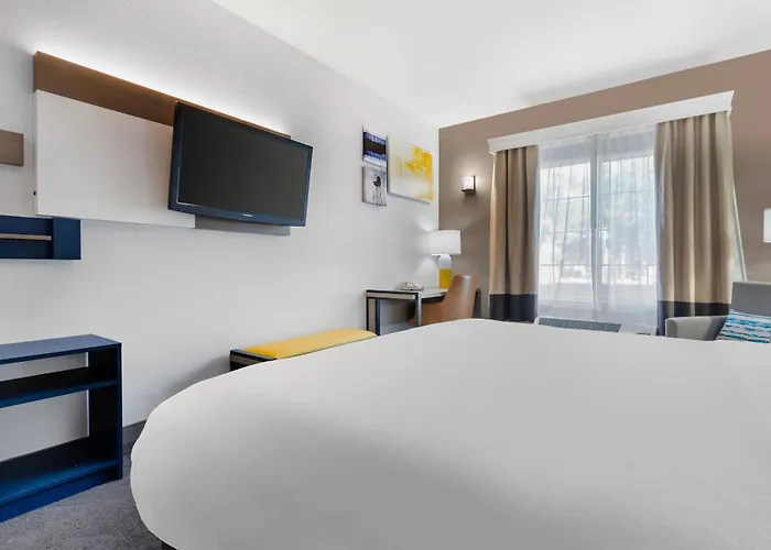Comfort Inn & Suites Sacramento - University Area