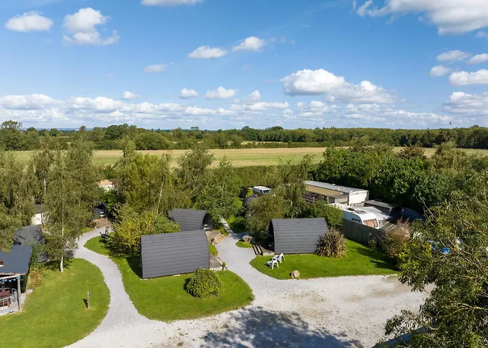 The Little Hide - Adult Only Camping Pods