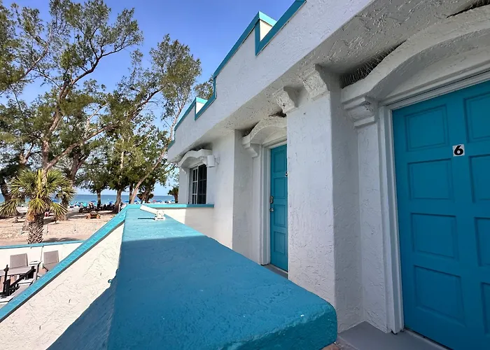 Alamanda Villas On Holmes Beach