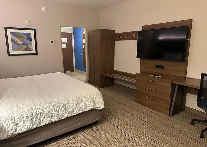 Holiday Inn Express & Suites Macon North By Ihg