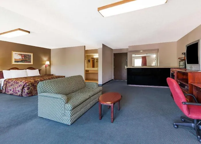 Days Inn By Wyndham Mt. Pleasant