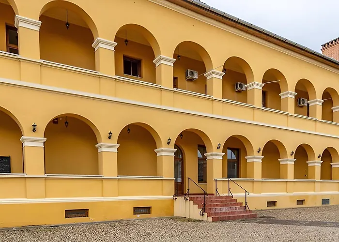 Madi Kuria Hotel Es Rendezvenykoezpont
