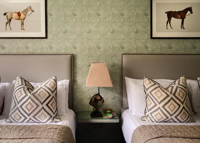 Horse & Jockey Hotel