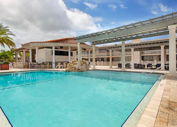 Quality Inn And Conference Center Tampa-Brandon Heartland