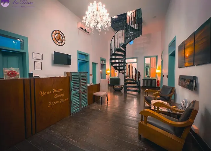Via Mina Hotel