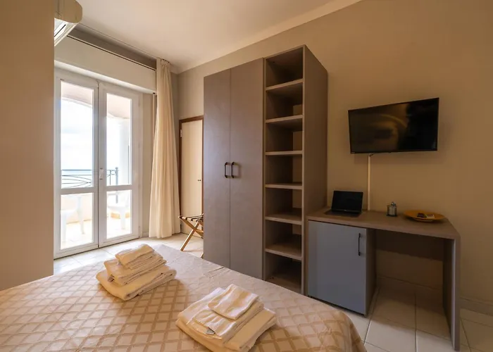 Hotel Continental Cattolica