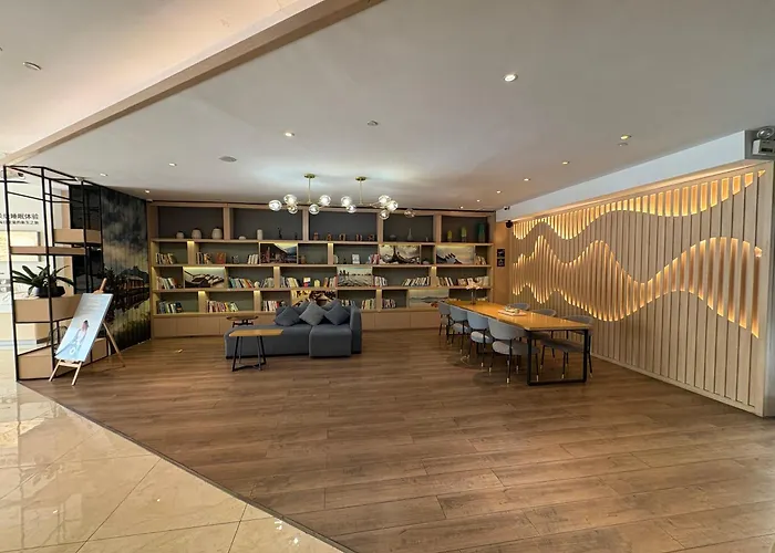 Atour Hotel