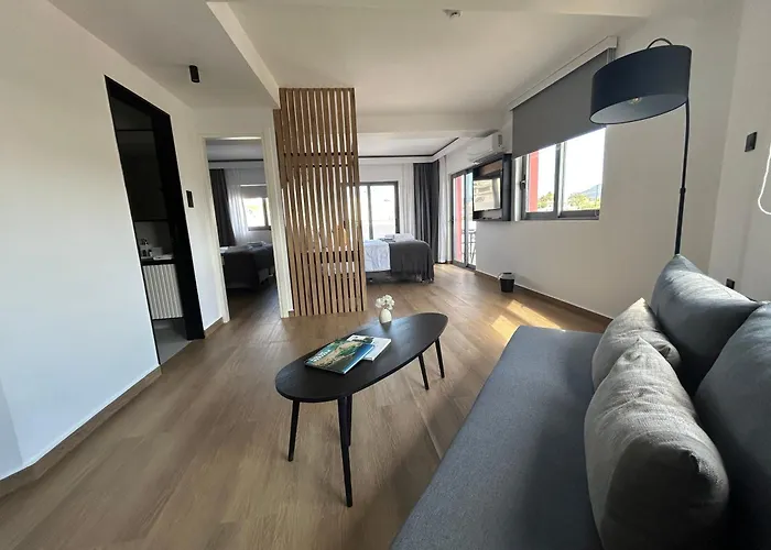 Incorsο - Smart Luxury Stay - Athens Airport - Passcode Late Self Check In