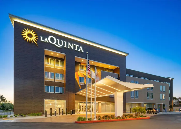 La Quinta Inn & Suites By Wyndham La Habra
