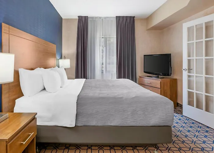 Quality Suites Whitby