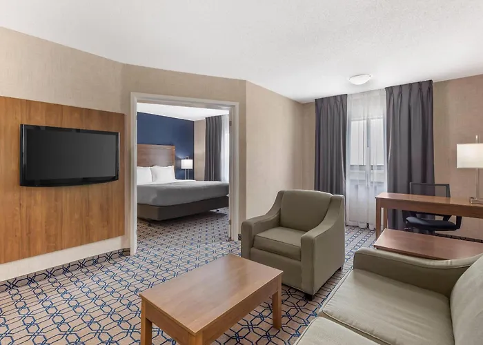 Quality Suites Whitby