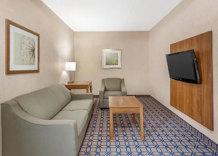 Quality Suites Whitby