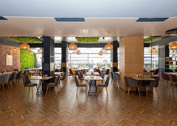 Avenue Hotel