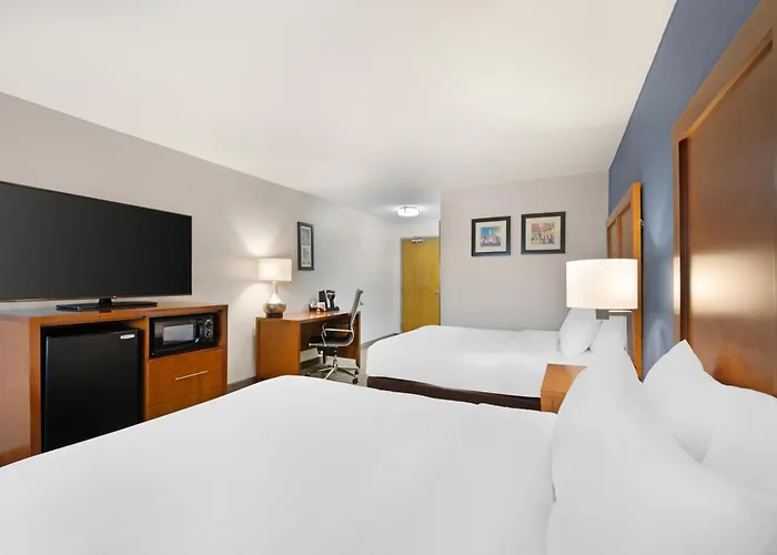 Comfort Inn & Suites North Greenfield