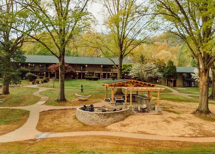 Tremont Lodge & Resort