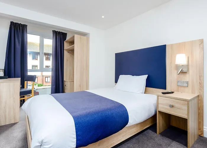 Russell Hotel