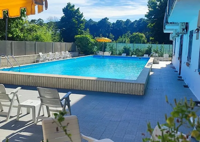 B&B Promenade Hotel Simple con Piscina