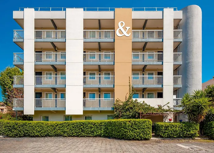 B&B HOTEL Hyères